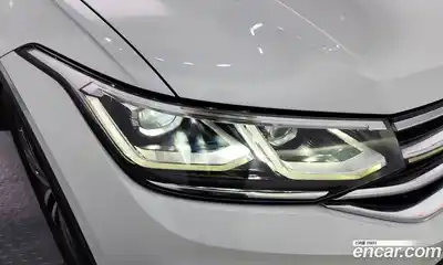 Volkswagen Tiguan 2022 2.0 гидро в Москве № 1838078, миниатюра 8