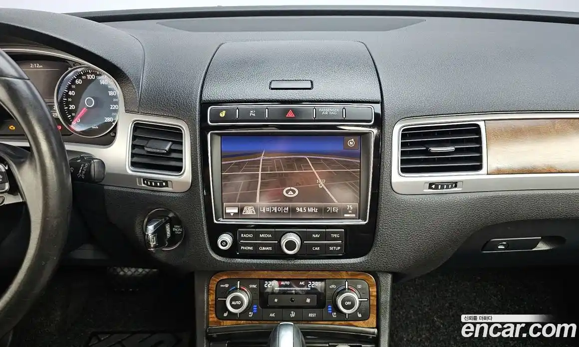 Volkswagen Touareg 2015 3.0 гидро в Москве № 1838217, фото 13