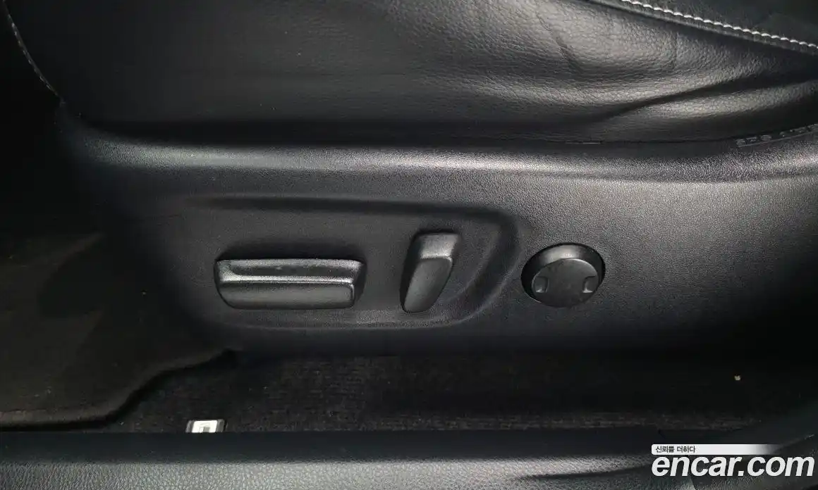 Toyota RAV4 2016 2.5 гидро в Москве № 1838503, фото 29
