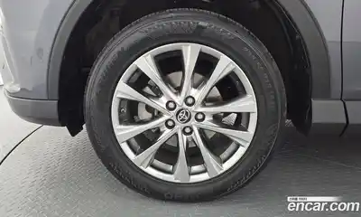 Toyota RAV4 2016 2.5 гидро в Москве № 1838503, миниатюра 4