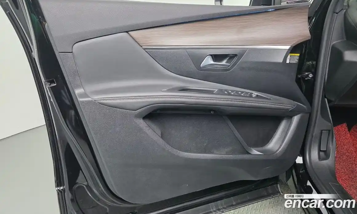 Peugeot 3008 2023 1.5 гидро в Москве, фото 14