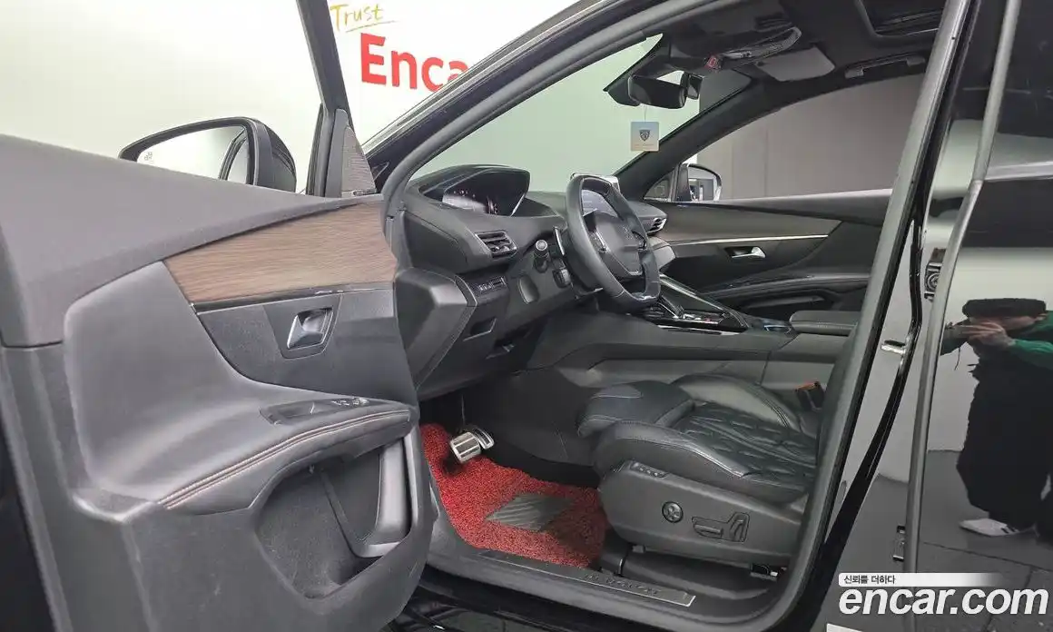 Peugeot 3008 2023 1.5 гидро в Москве, фото 16