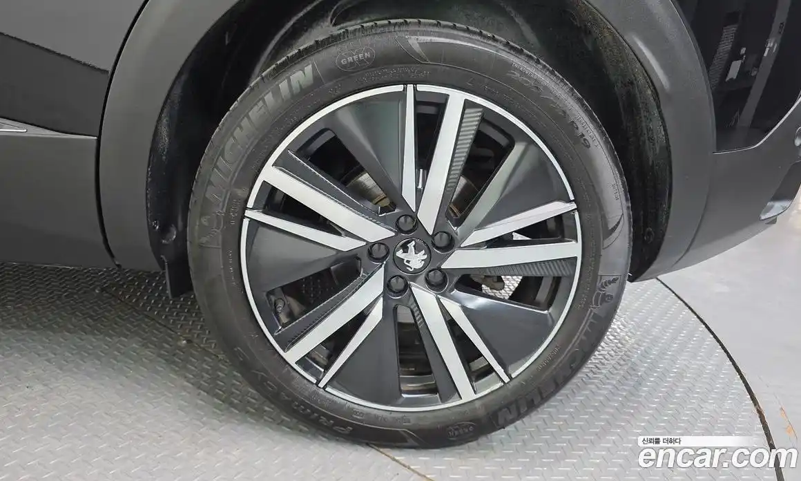 Peugeot 3008 2023 1.5 гидро в Москве, фото 5