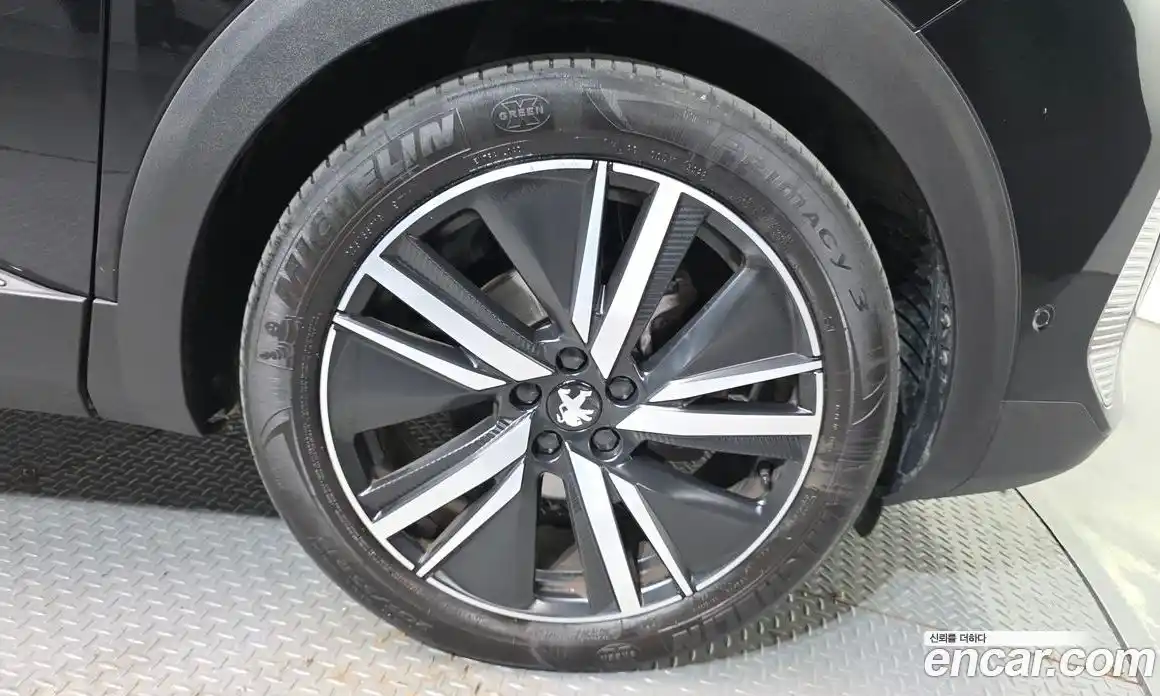 Peugeot 3008 2023 1.5 гидро в Москве, фото 7