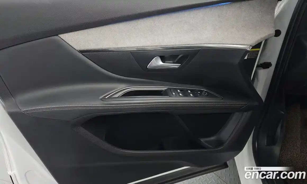 Peugeot 5008 2021 2.0 гидро в Москве, фото 14