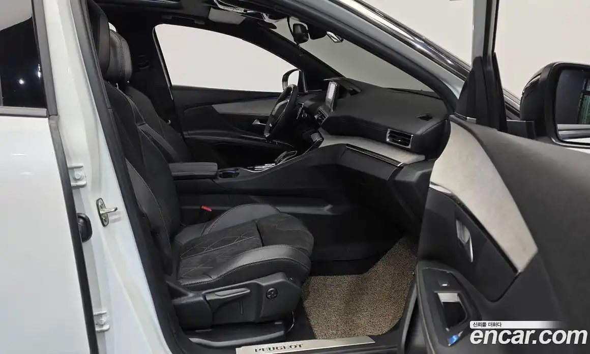Peugeot 5008 2021 2.0 гидро в Москве, фото 17