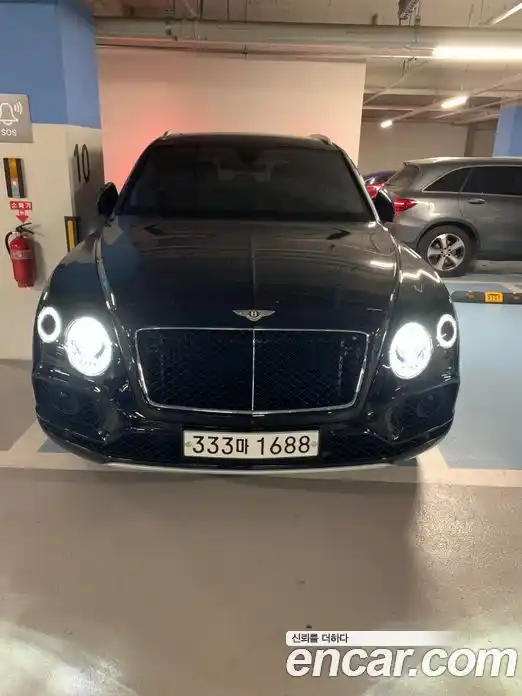 Bentley Bentayga 2019 4.0 гидро, фото 1