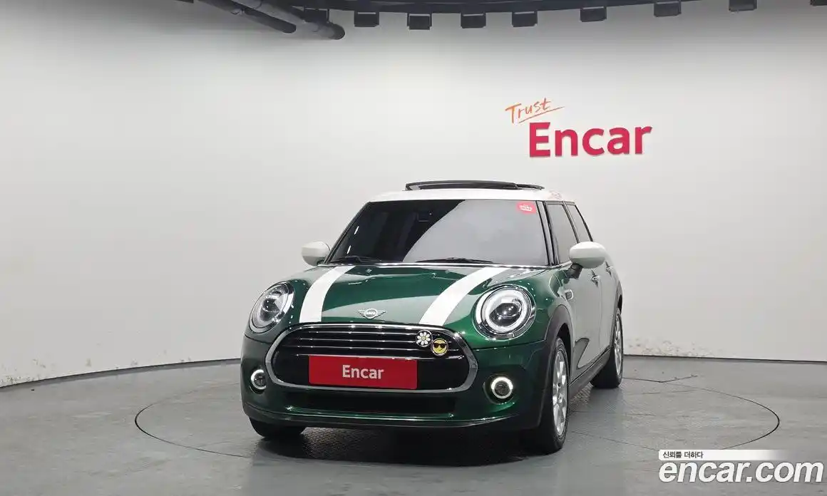 Mini Cooper 2020 1.5 гидро в Москве № 190950, фото 3