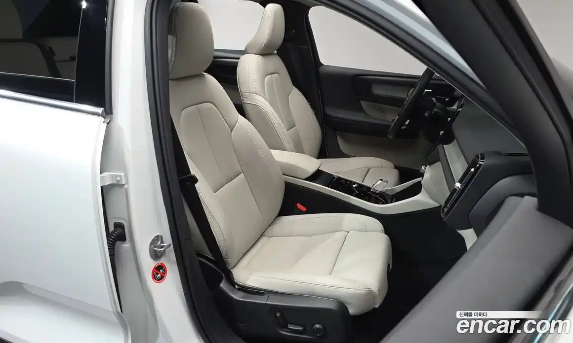 Volvo XC40 2025 2.0 гидро в Москве № 212789, фото 9