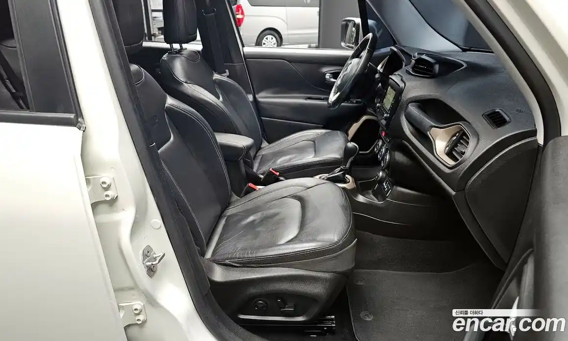 Jeep Renegade 2016 2.0 гидро в Москве № 232695, фото 10