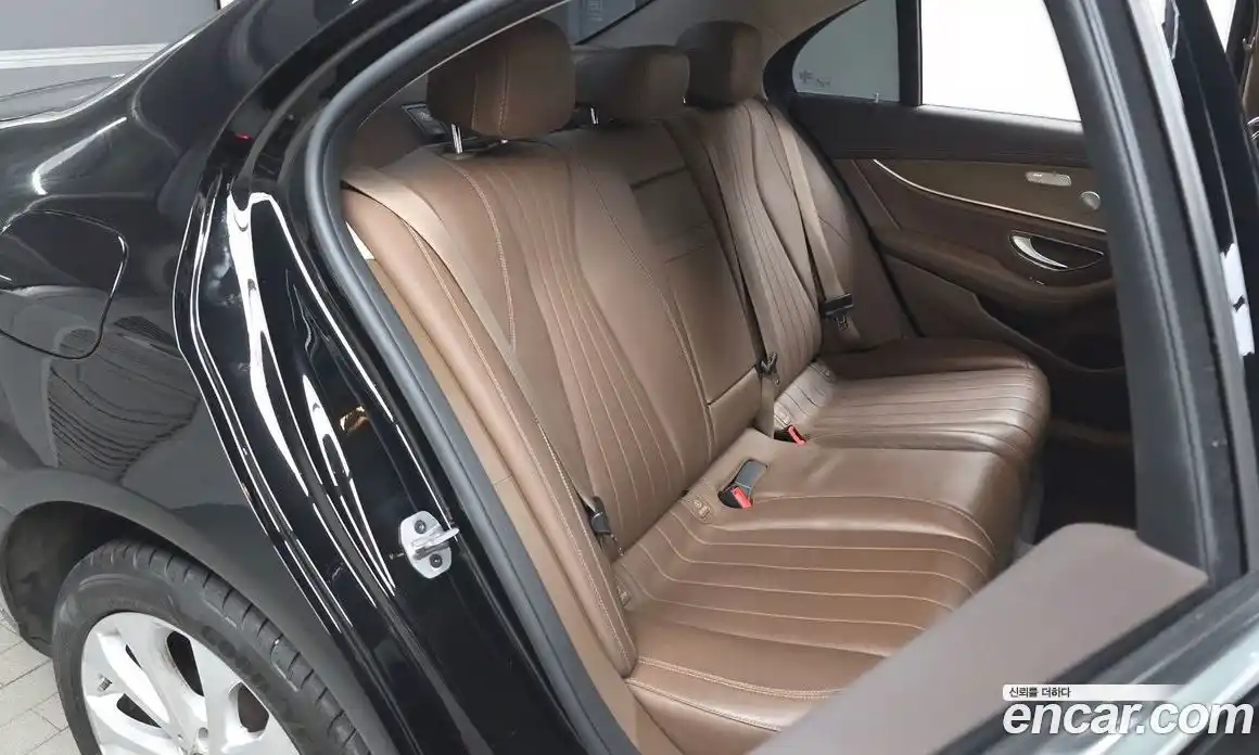 Mercedes-Benz E-Class 2019 2.0 гидро в Москве, фото 16