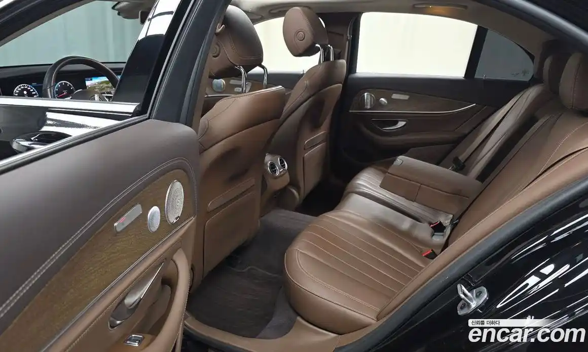 Mercedes-Benz E-Class 2019 2.0 гидро в Москве, фото 17