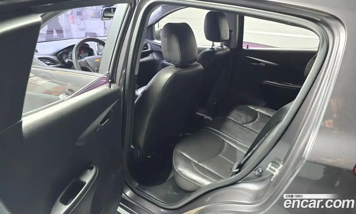 Chevrolet Spark 2016 1.0 гидро в Москве, фото 17