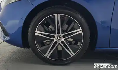 Mercedes-Benz A-Class 2024 2.0 гидро в Москве № 1347687, миниатюра 4