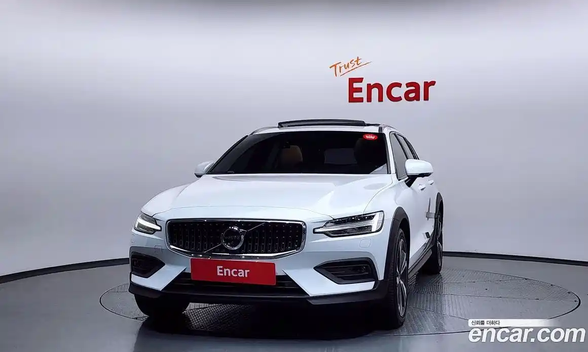 Volvo V60 2020 2.0 гидро в Москве № 1348837, фото 3