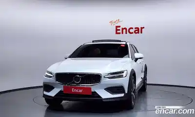 Volvo V60 2020 2.0 гидро в Москве № 1348837, миниатюра 3