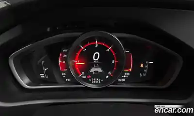 Volvo V40 2019 2.0 гидро в Москве № 1422900, миниатюра 11