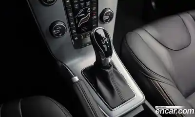 Volvo V40 2019 2.0 гидро в Москве № 1422900, миниатюра 12