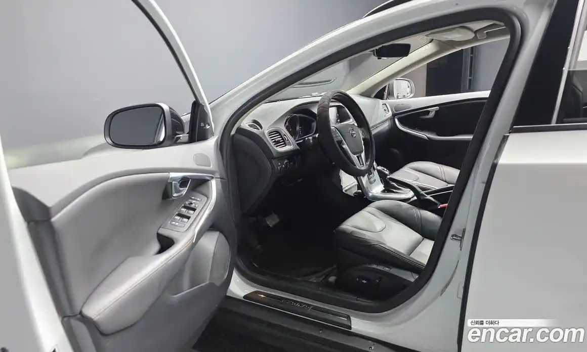 Volvo V40 2019 2.0 гидро в Москве № 1422900, фото 13