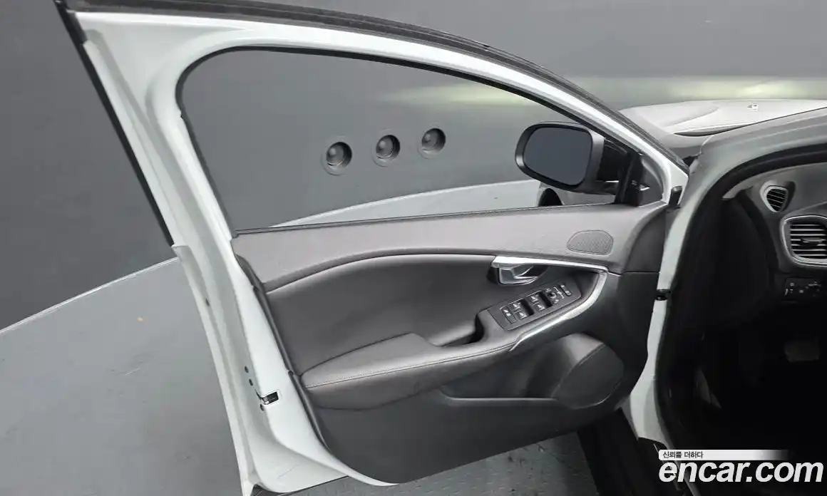 Volvo V40 2019 2.0 гидро в Москве № 1422900, фото 14