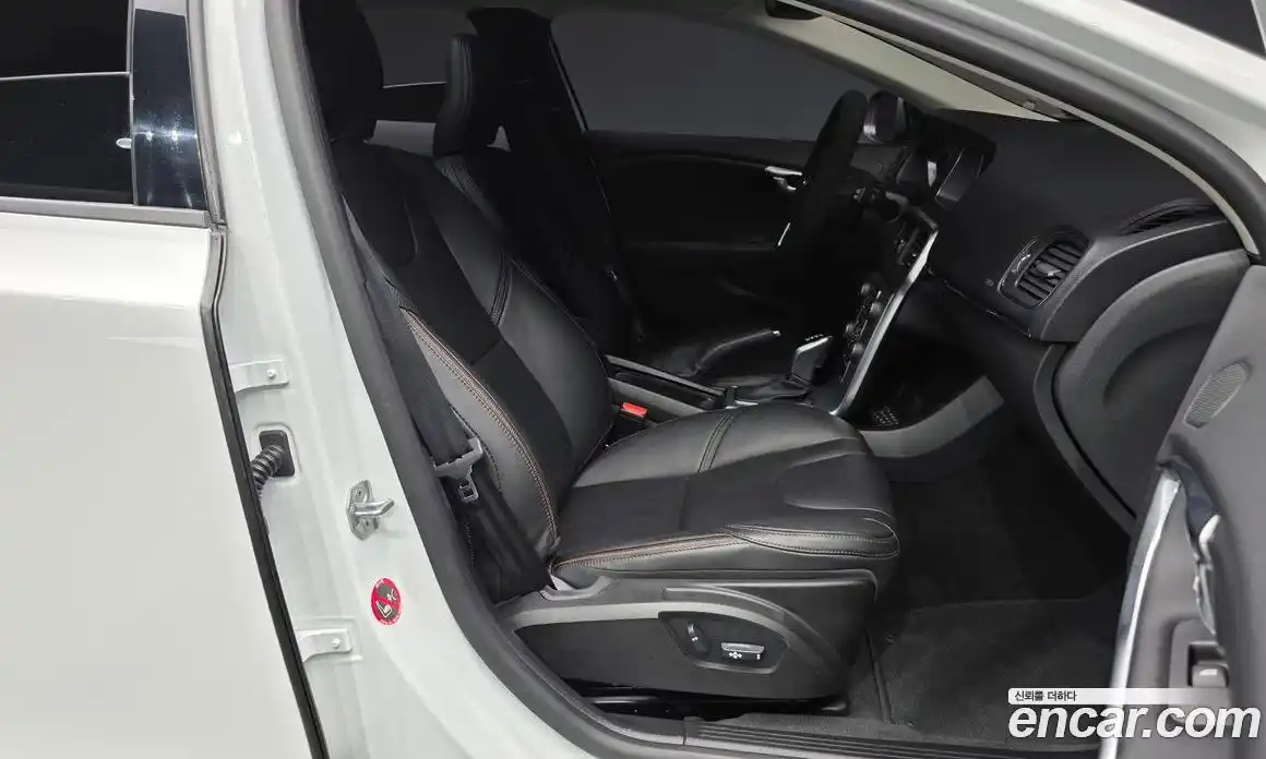 Volvo V40 2019 2.0 гидро в Москве № 1422900, фото 17