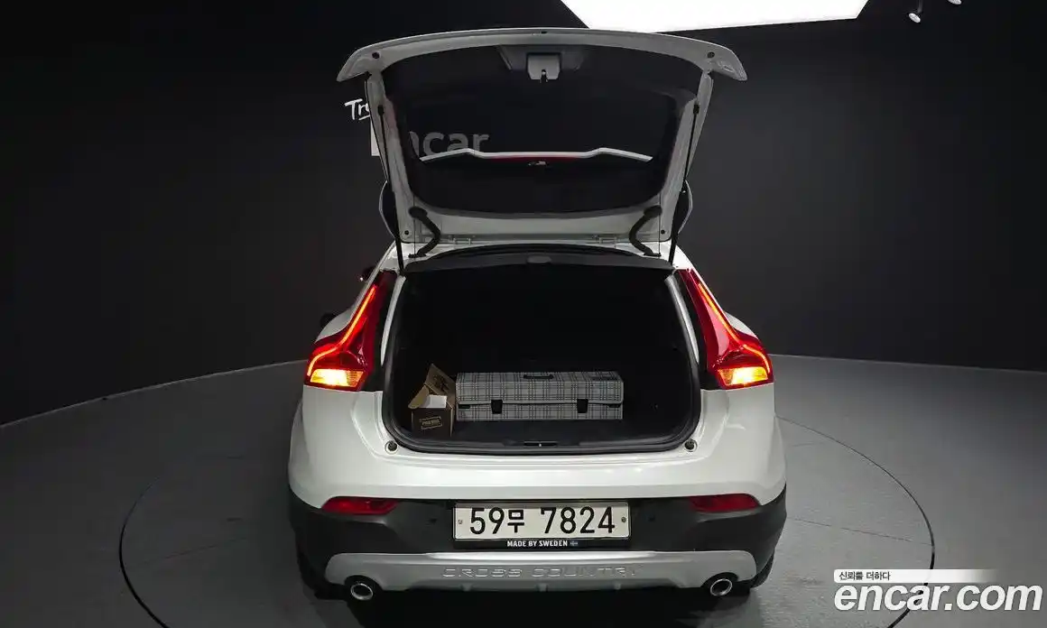 Volvo V40 2019 2.0 гидро в Москве № 1422900, фото 26