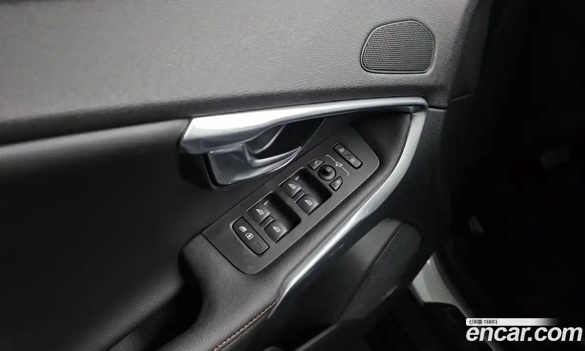Volvo V40 2019 2.0 гидро в Москве № 1422900, фото 27