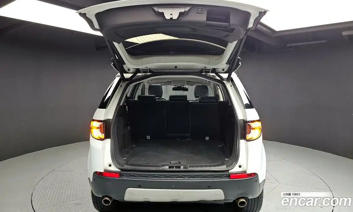 Land Rover Discovery Sport 2017 2.0 гидро в Москве № 1423300, фото 26