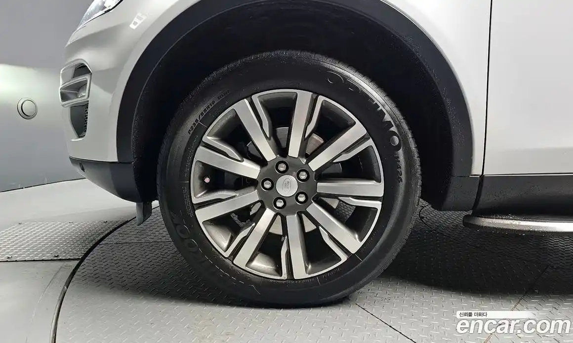Land Rover Discovery Sport 2017 2.0 гидро в Москве № 1423300, фото 5