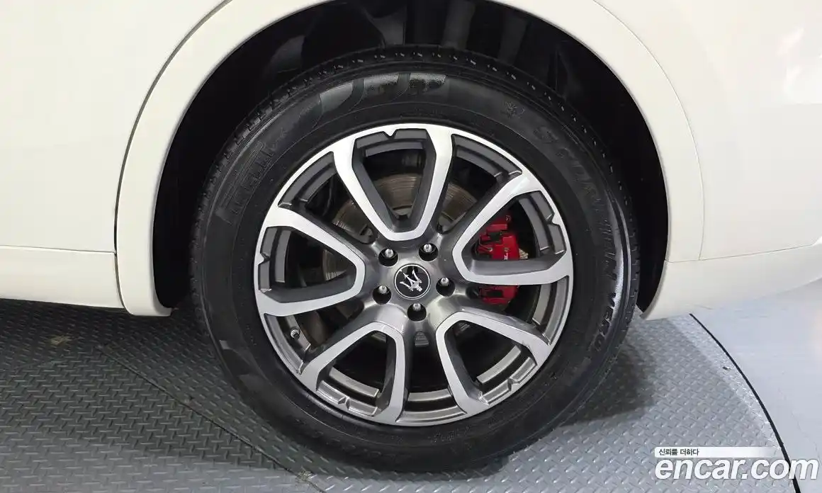 Maserati Levante 2020 3.0 гидро, фото 7
