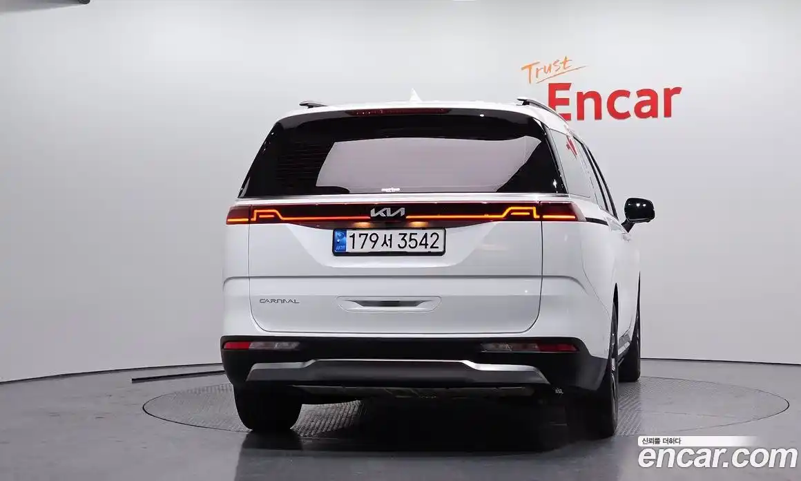 Kia Canival 2022 3.5 гидро в Москве № 1538770, фото 4