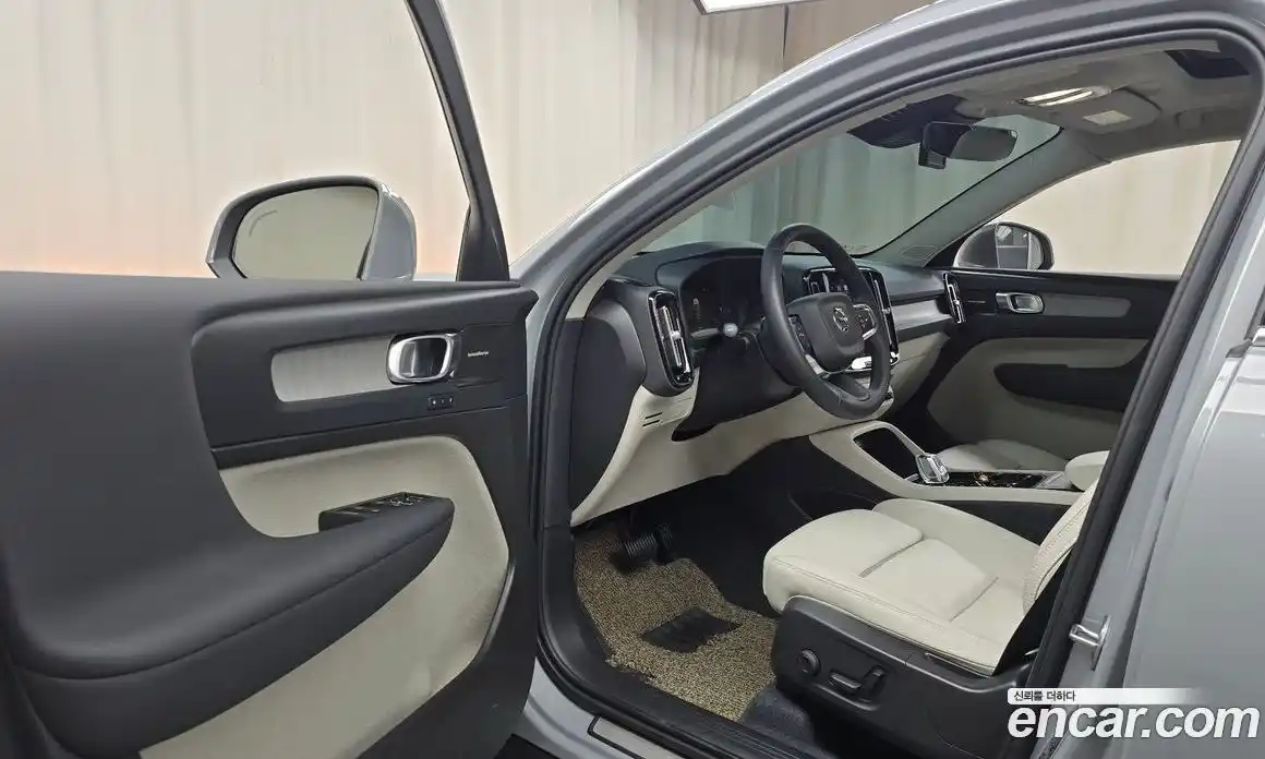 Volvo XC40 2024 2.0 гидро в Москве № 1546762, фото 13