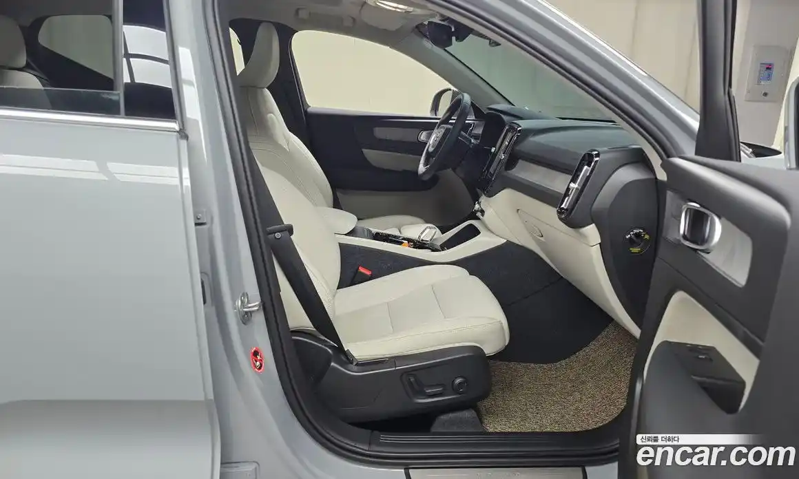 Volvo XC40 2024 2.0 гидро в Москве № 1546762, фото 17
