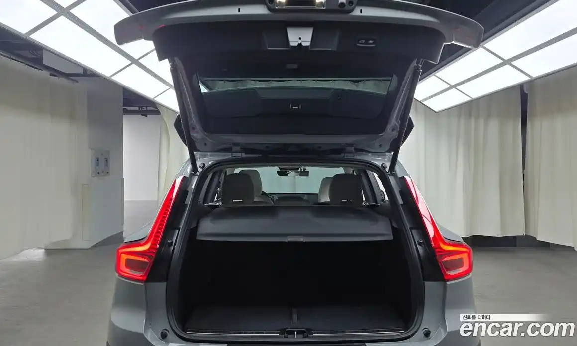 Volvo XC40 2024 2.0 гидро в Москве № 1546762, фото 26