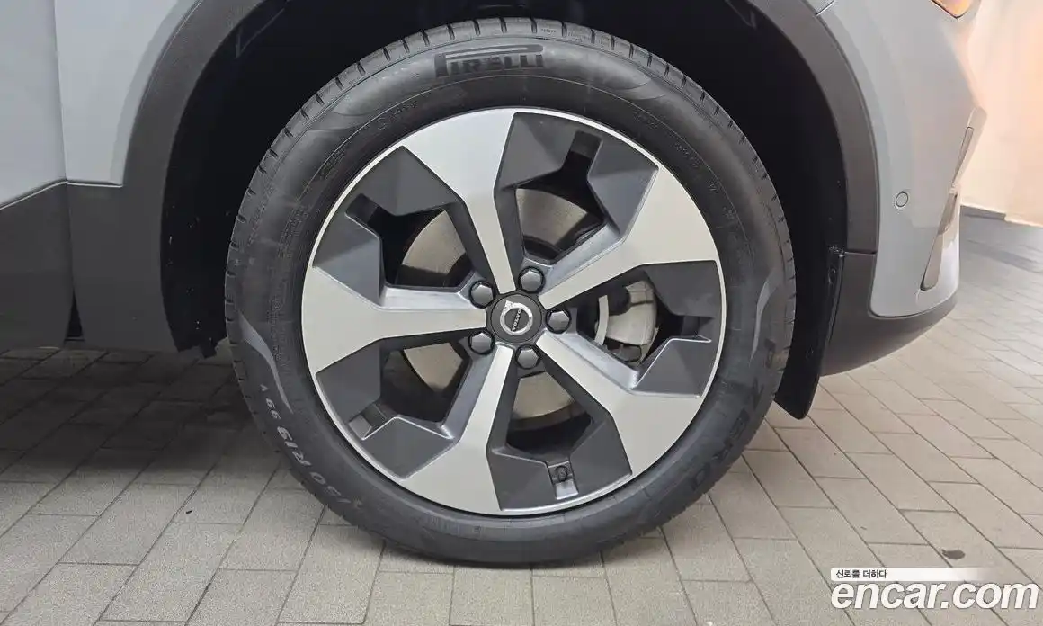 Volvo XC40 2024 2.0 гидро в Москве № 1546762, фото 7