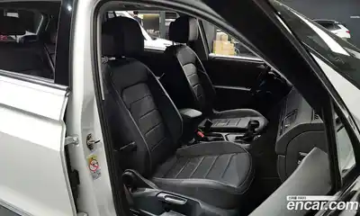 Volkswagen Tiguan 2023 2.0 гидро в Москве № 1549041, миниатюра 12