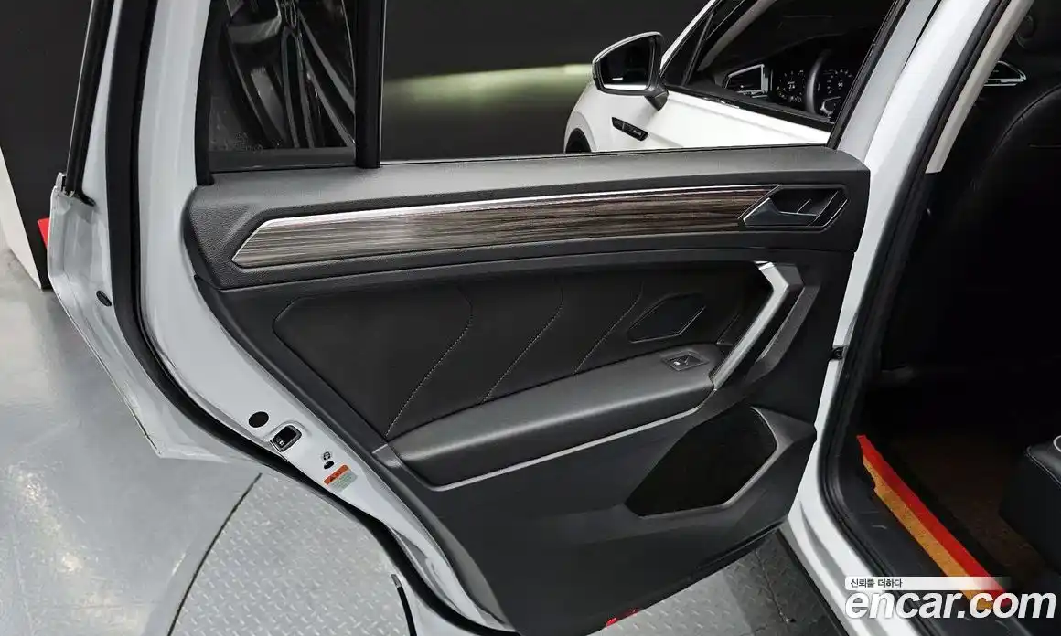 Volkswagen Tiguan 2023 2.0 гидро в Москве № 1549041, фото 14