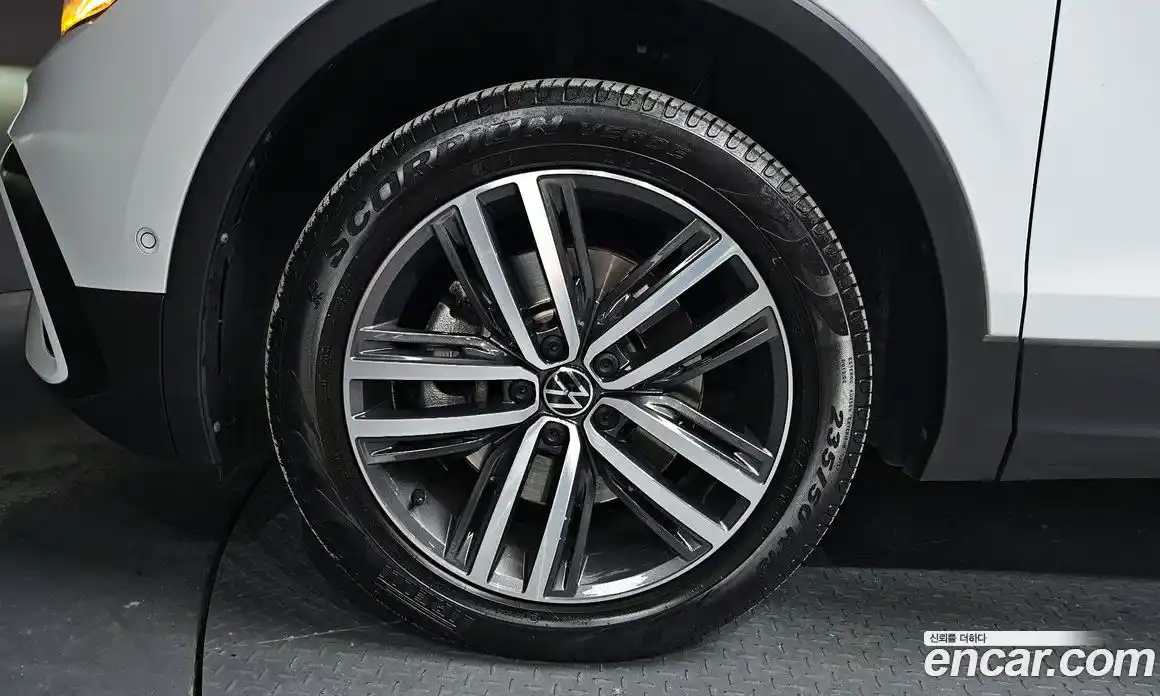 Volkswagen Tiguan 2023 2.0 гидро в Москве № 1549041, фото 4