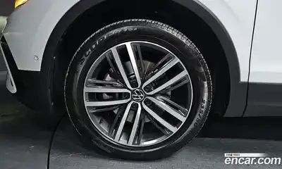 Volkswagen Tiguan 2023 2.0 гидро в Москве № 1549041, миниатюра 4