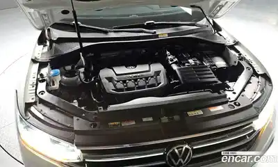 Volkswagen Tiguan 2023 2.0 гидро в Москве № 1549041, миниатюра 5