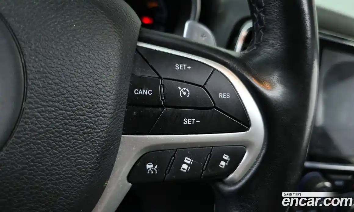 Jeep Cherokee 2020 3.6 гидро в Москве № 1549828, фото 28