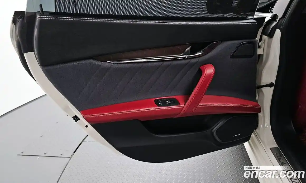 Maserati Quattroporte 2017 3.0 гидро, фото 15