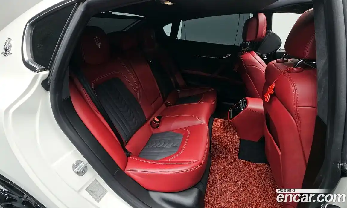Maserati Quattroporte 2017 3.0 гидро, фото 16