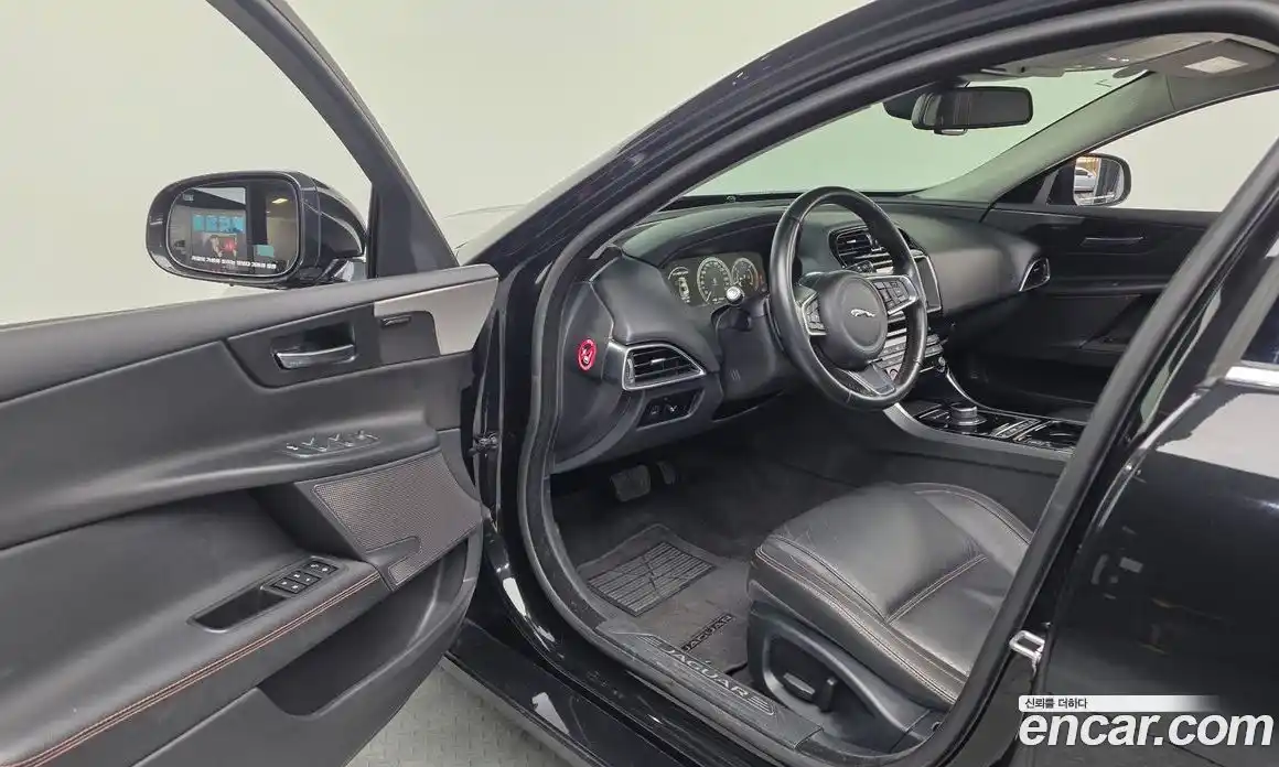 Jaguar XE 2018 2.0 гидро в Москве № 1550922, фото 13