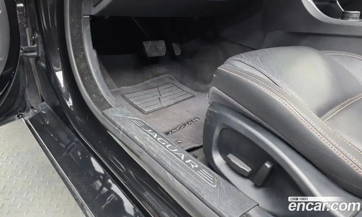 Jaguar XE 2018 2.0 гидро в Москве № 1550922, фото 15