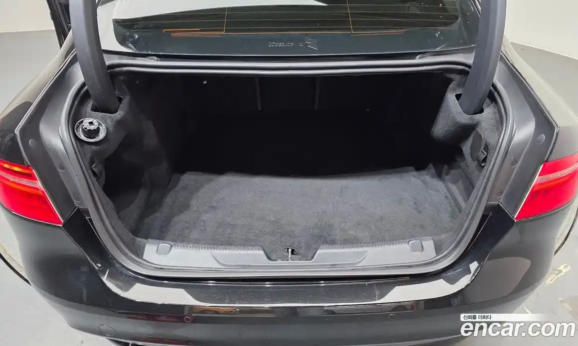 Jaguar XE 2018 2.0 гидро в Москве № 1550922, фото 25