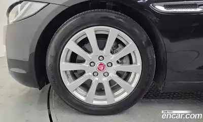 Jaguar XE 2018 2.0 гидро в Москве № 1550922, миниатюра 7