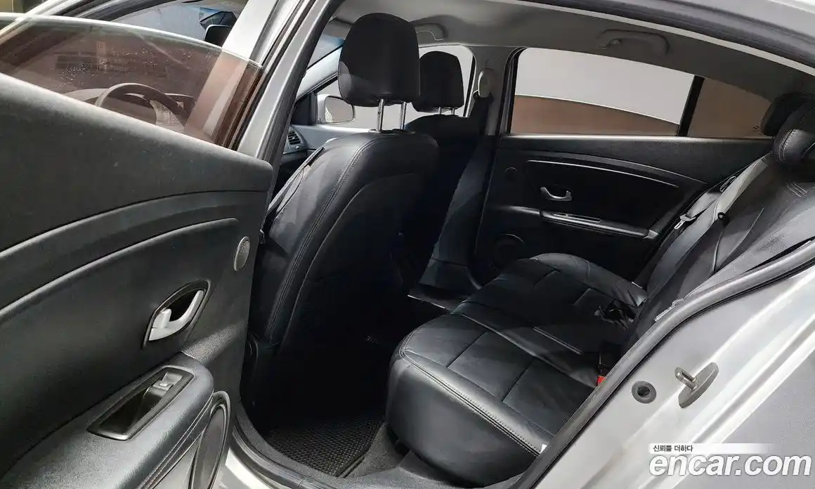 Renault SM3 2011 1.6 гидро в Москве № 1615748, фото 18