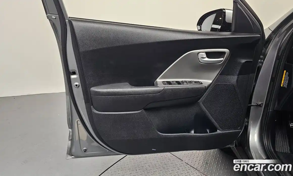 Kia Niro 2020 1.6 гидро в Москве № 1685120, фото 14