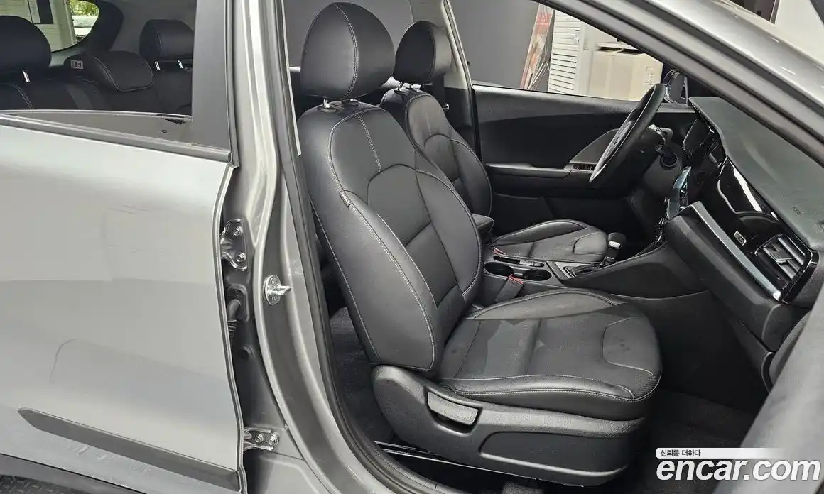 Kia Niro 2020 1.6 гидро в Москве № 1685120, фото 18